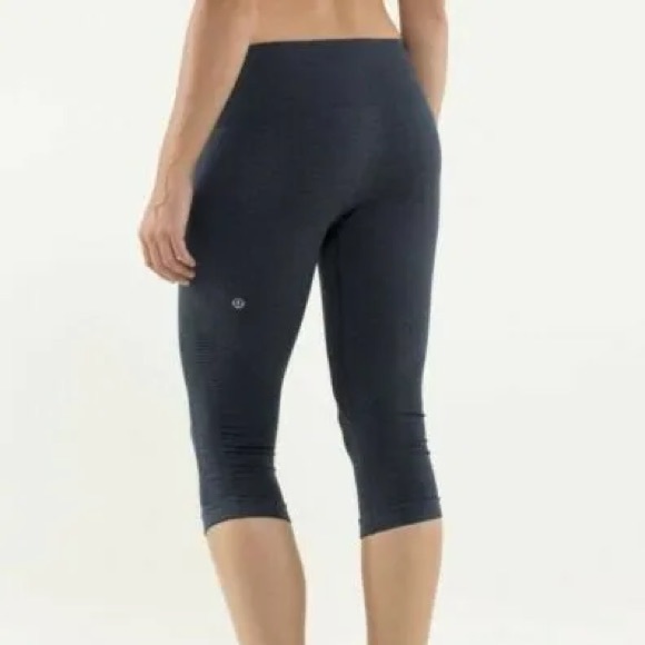 Lululemon - Picture 3 of 3
